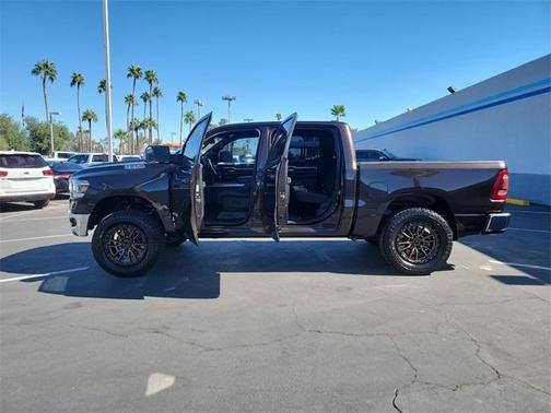 Photo 2 of 31 of 2019 RAM 1500 Big Horn