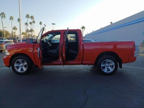 Photo 3 of 32 of 2017 RAM 1500 Express
