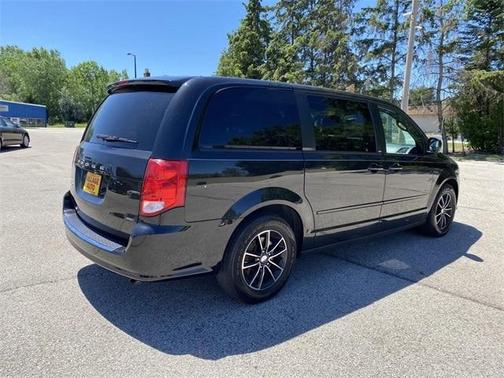 Photo 4 of 41 of 2013 Dodge Grand Caravan SXT