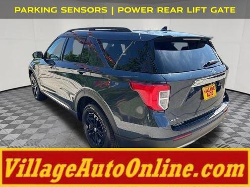 Blue Metallic 2022 Ford Explorer XLT