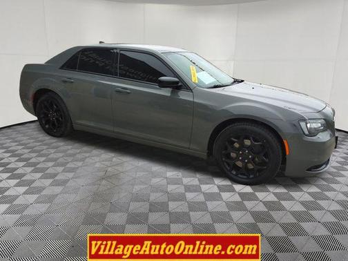 2018 Chrysler 300 Touring
