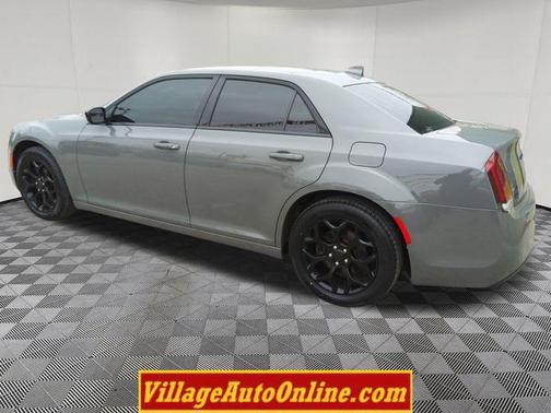 2018 Chrysler 300 Touring