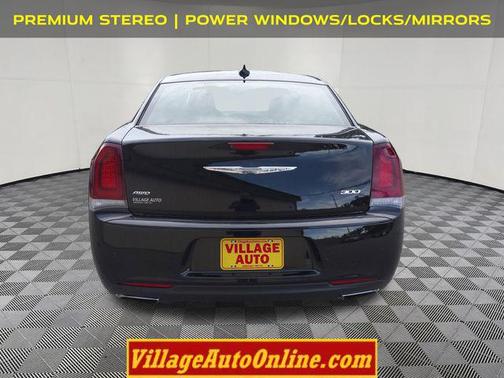 2018 Chrysler 300 S