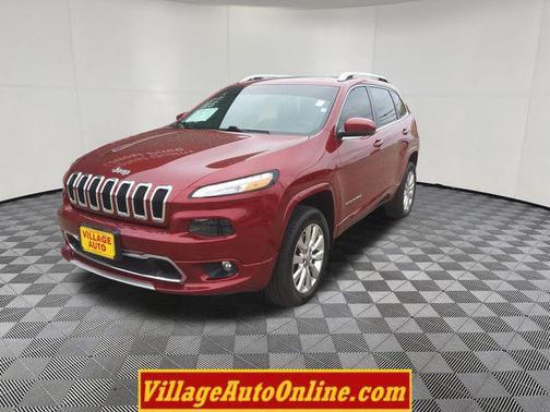 Deep Cherry Red Crystal Pearlcoat 2017 Jeep Cherokee Overland