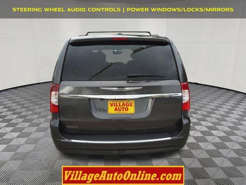 2016 Chrysler Town & Country Touring-L