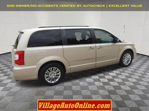 2015 Chrysler Town & Country Touring-L