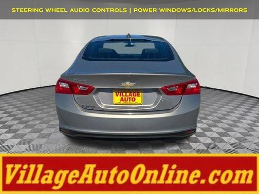 Pepperdust Metallic 2017 Chevrolet Malibu 1LT