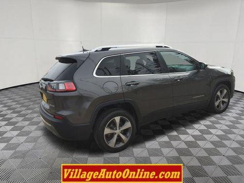 Granite Crystal Metallic Clearcoat 2019 Jeep Cherokee Limited