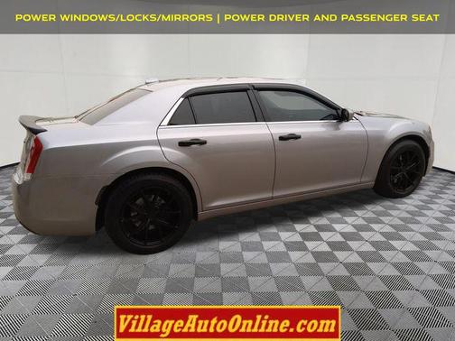 2017 Chrysler 300 Limited