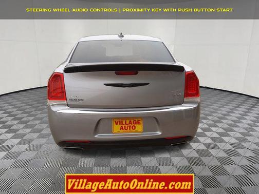 2017 Chrysler 300 Limited
