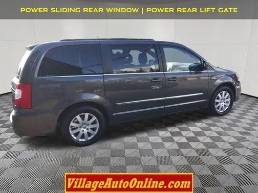 2015 Chrysler Town & Country Touring