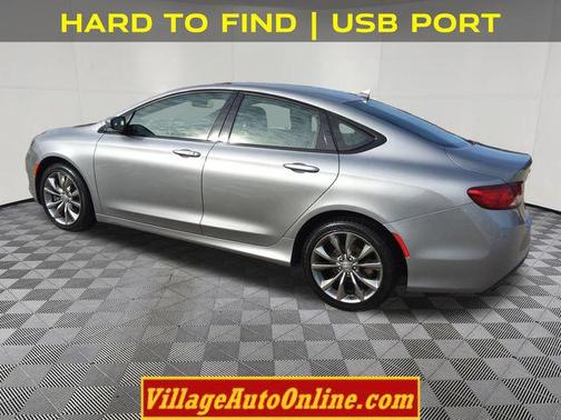 2015 Chrysler 200 S