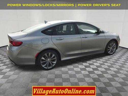 2015 Chrysler 200 S