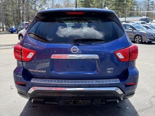 2017 Nissan Pathfinder SL