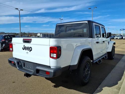 2024 Jeep Gladiator Sport S