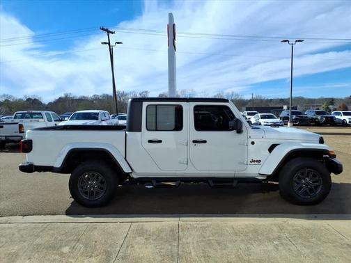2024 Jeep Gladiator Sport S