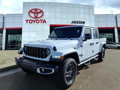 2024 Jeep Gladiator Sport S