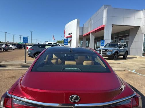 2023 Lexus ES 350 Base