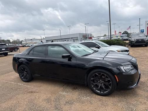 2019 Chrysler 300 Touring