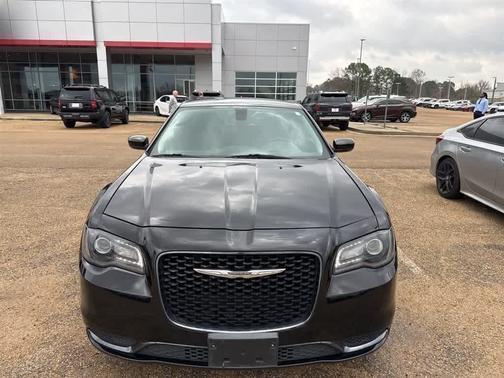 2019 Chrysler 300 Touring