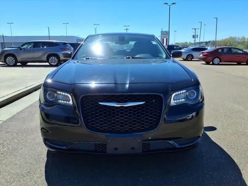 2019 Chrysler 300 Touring