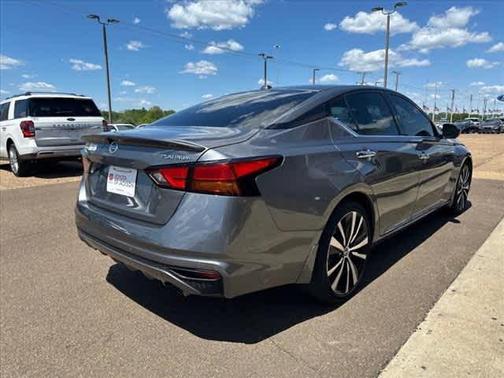 2020 Nissan Altima Platinum FWD