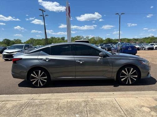 2020 Nissan Altima Platinum FWD