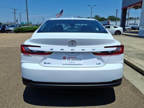 Ice Cap 2026 Toyota Camry LE
