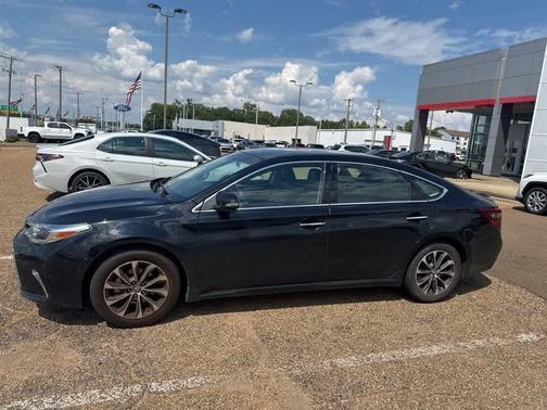 2016 Toyota Avalon XLE