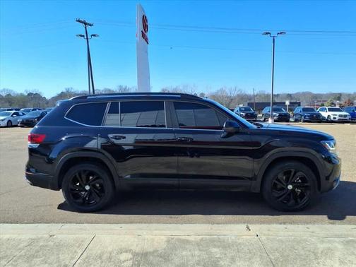 2023 Volkswagen Atlas 3.6L SE w/Technology
