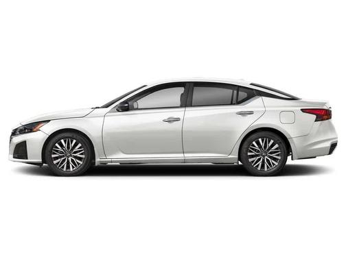 Pearl White Tricoat 2025 Nissan Altima SV FWD