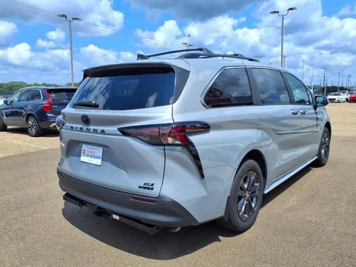 2024 Toyota Sienna Woodland Edition
