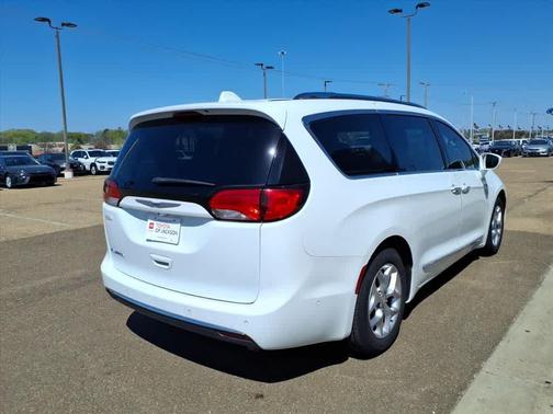 2019 Chrysler Pacifica Touring-L Plus