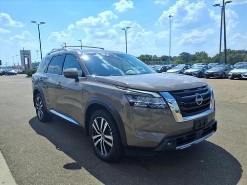 2023 Nissan Pathfinder Platinum 4WD