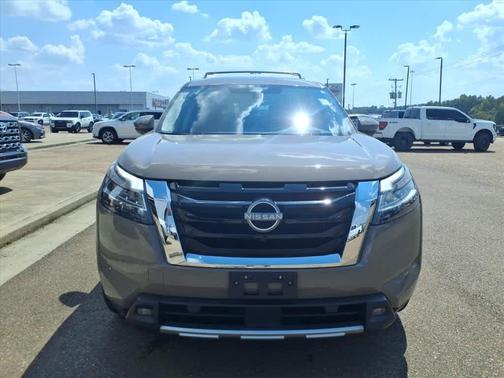 2023 Nissan Pathfinder Platinum 4WD