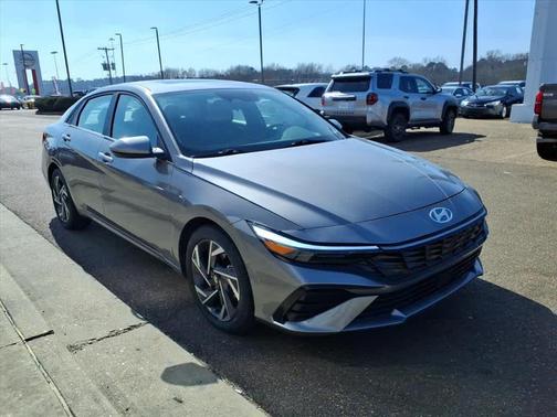 2025 Hyundai ELANTRA SEL
