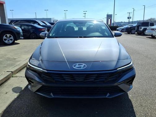 2025 Hyundai ELANTRA SEL