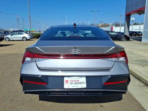 2025 Hyundai ELANTRA SEL