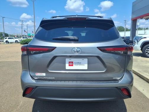 2025 Toyota Highlander XLE