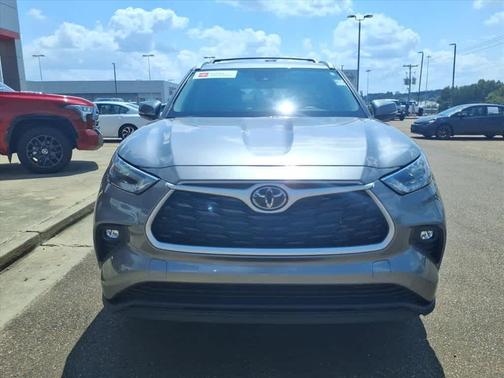 2025 Toyota Highlander XLE