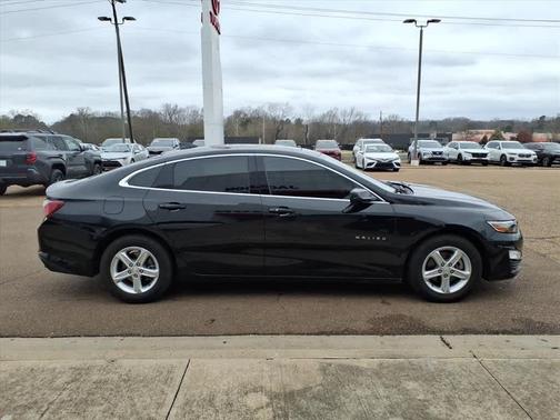 2022 Chevrolet Malibu FWD LT
