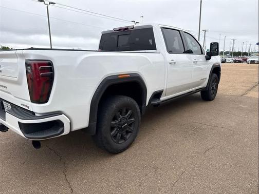 Summit White 2024 GMC Sierra 2500 AT4