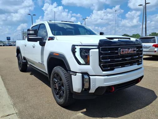 Summit White 2024 GMC Sierra 2500 AT4