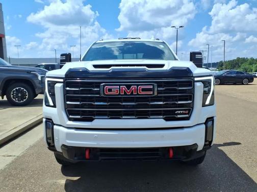 Summit White 2024 GMC Sierra 2500 AT4