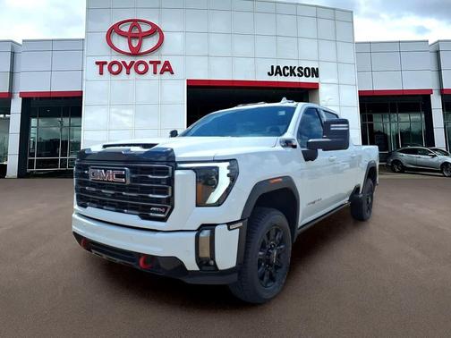 Summit White 2024 GMC Sierra 2500 AT4