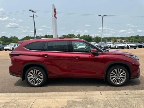 2024 Toyota Highlander Platinum