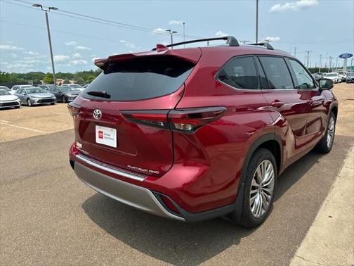 2024 Toyota Highlander Platinum