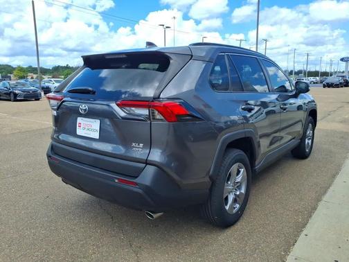 Magnetic Gray Metallic 2022 Toyota RAV4 XLE