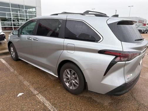 Celestial Silver Metallic 2025 Toyota Sienna XLE