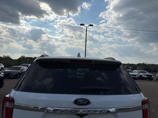 OXFORD WHITE 2016 Ford Explorer XLT
